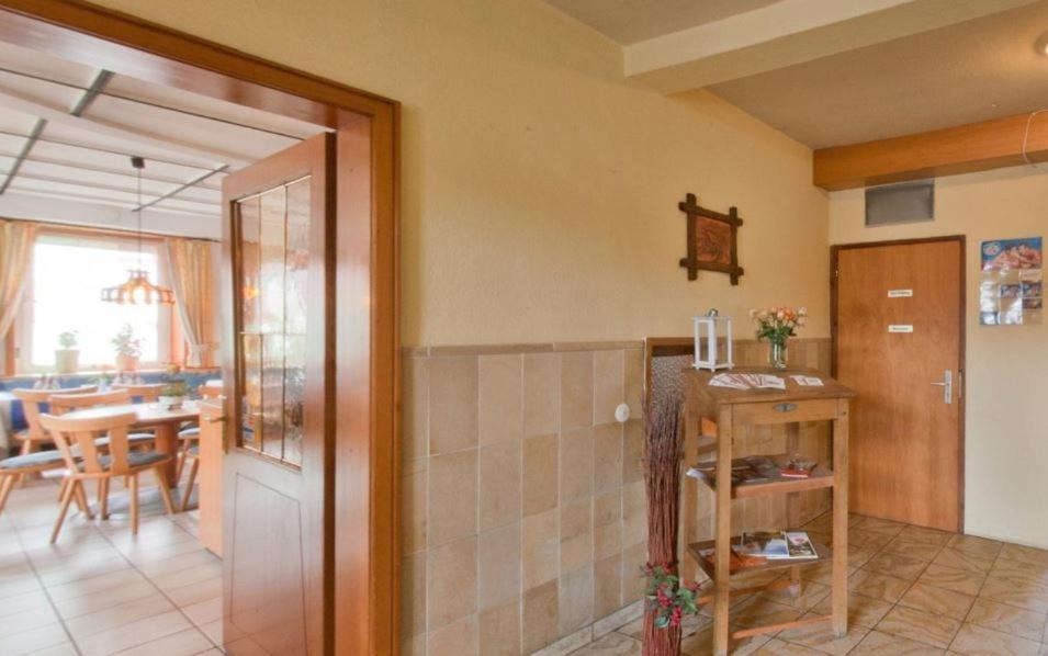 Kreuz! Einfach. Guenstig. Schlafen. Bed & Breakfast อูล์ม ภายนอก รูปภาพ